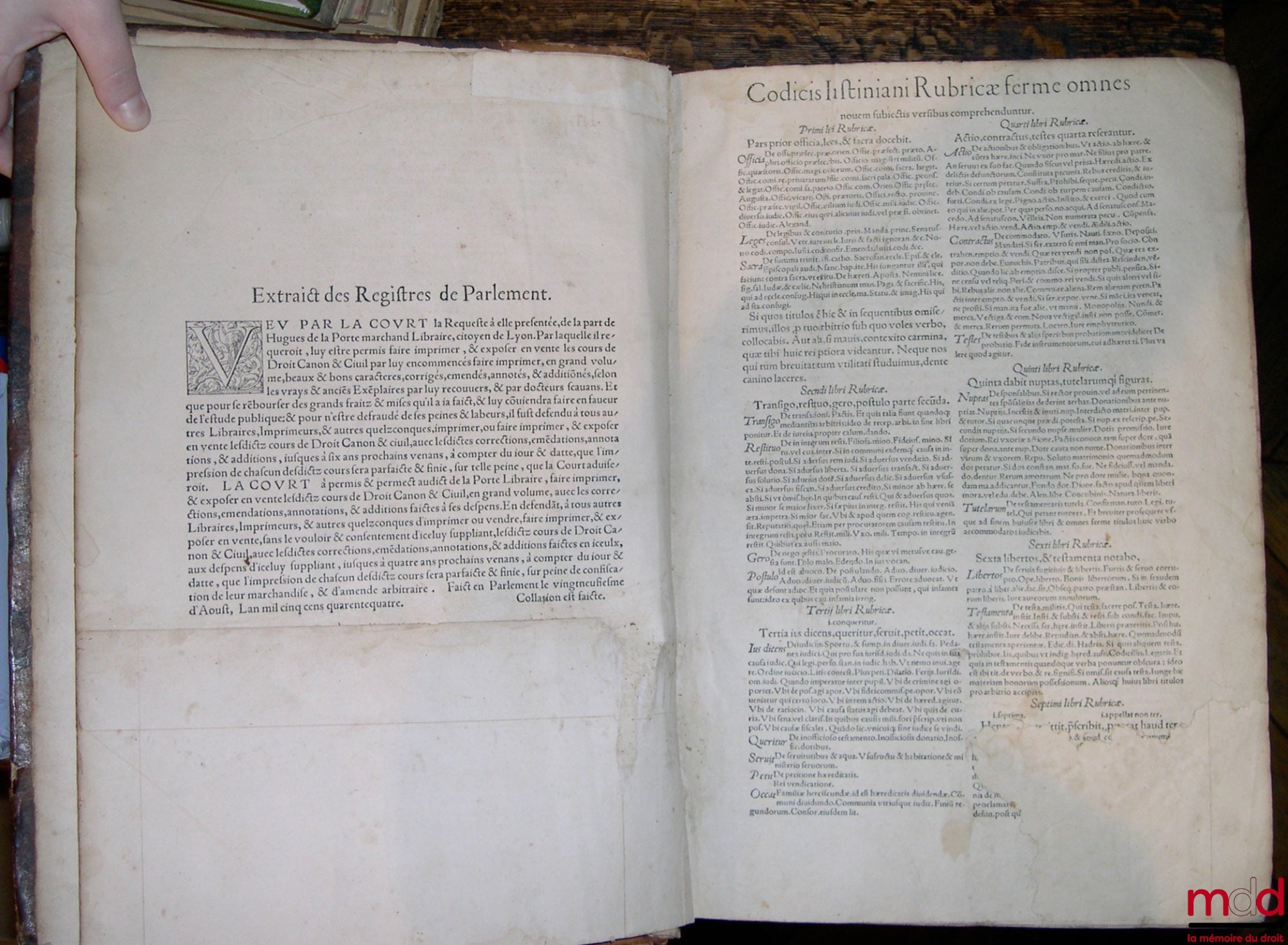 [Corpus juris civilis], ACCURSIUS, REBUFFUS (Pierre) – ENSEMBLE DE 4 TOMES DU CORPUS JURIS CIVILIS DE JUSTINIEN ISSUS DE 2 ÉDITIONS DIFFÉRENTES : TOME I : DIGESTUM VETUS. D. JUSTINIANI (…) JURIS ENUCLEATI, EX OMNI VETERE IURE COLLECTI, DIGESTORUM, SIVE PA