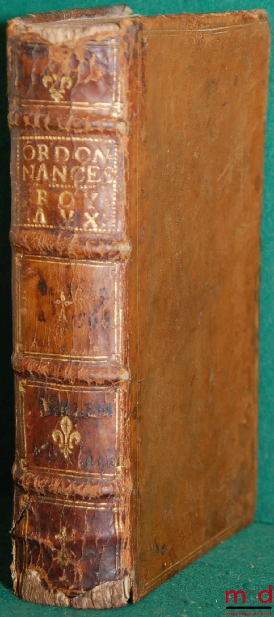 EDICTS ET ORDONNANCES ROYAUX PUBLIÉES ET REÇUES AU PAYS DE BRETAGNE avec plusieurs règlementsl et arrêts extraits des registres de la cour de parlement dudit pays tant sur le fait de la justice, abréviation des procès et ordre judiciaire qu’autres diverse