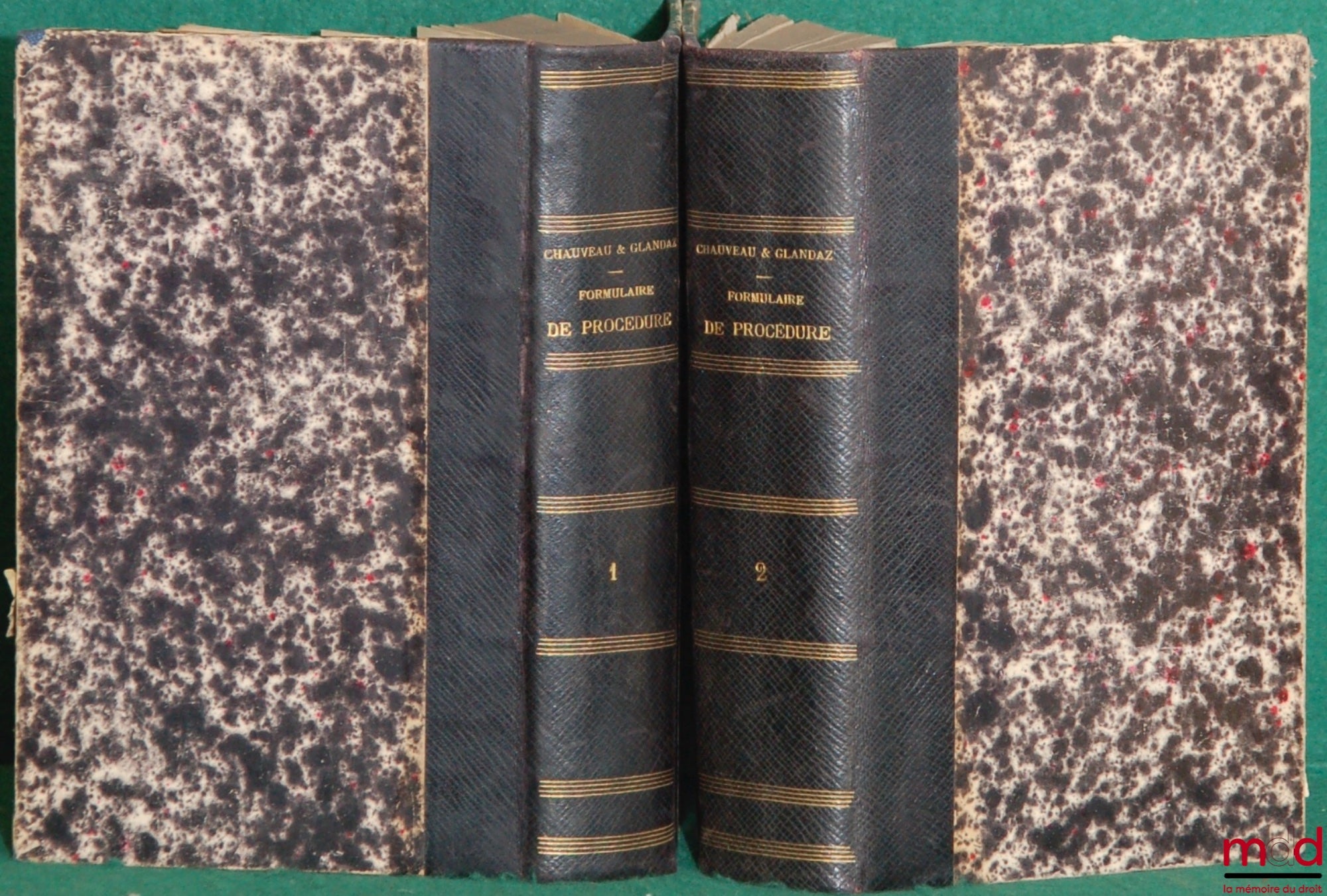CHAUVEAU (Adolphe) et GLANDAZ (Albert-Sigismond) – FORMULAIRE GÉNÉRAL ET COMPLET OU TRAITÉ PRATIQUE DE PROCÉDURE CIVILE ET COMMERCIALE ANNOTÉ, annoté de toutes les opinions émises dans les lois de la procédure civile et dans le journal des avoués par A. C