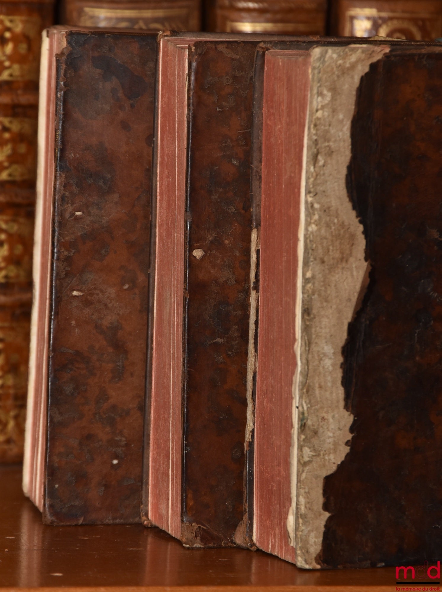 RECUEIL DES PRINCIPAUX ÉDITS, DÉCLARATIONS, ORDONNANCES, ARRÊTS, SENTENCES & RÉGLEMENS, CONCERNANT LA JUSTICE, POLICE ET FINANCES : t. I : depuis le 29 Septembre 1722, jusqu’au 4 Juin 1726 ; t. III : depuis le mois de Mars 1729 jusqu’au mois de Février 19