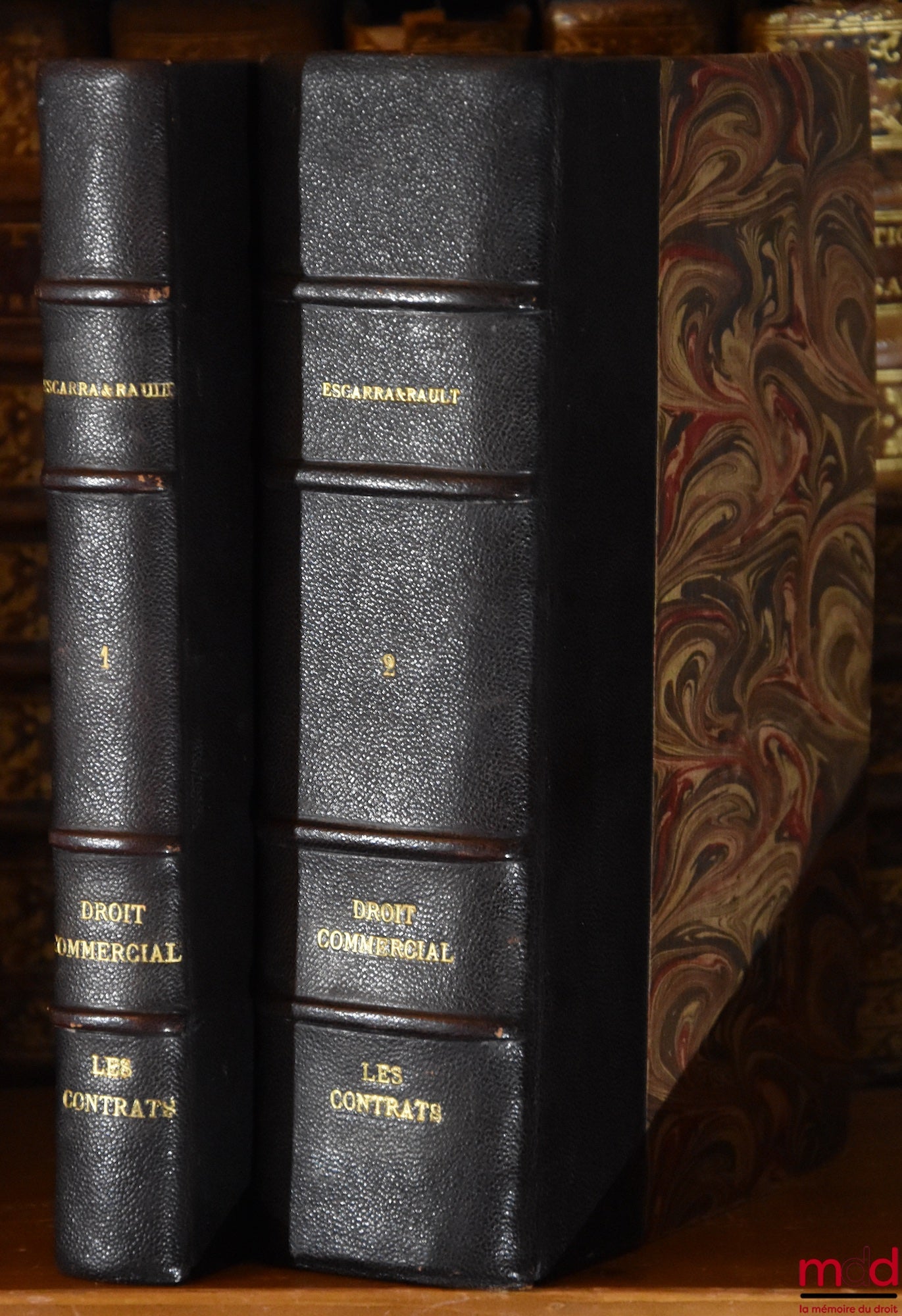 ESCARRA (Jean), ESCARRA (Édouard) et RAULT (Jean) – TRAITÉ THÉORIQUE ET PRATIQUE DE DROIT COMMERCIAL. LES CONTRATS COMMERCIAUX, par Jean HÉMARD ; t. I : Les Ventes commerciales - Le gage commercial ; t. II : Le Mandat commercial - Les transports