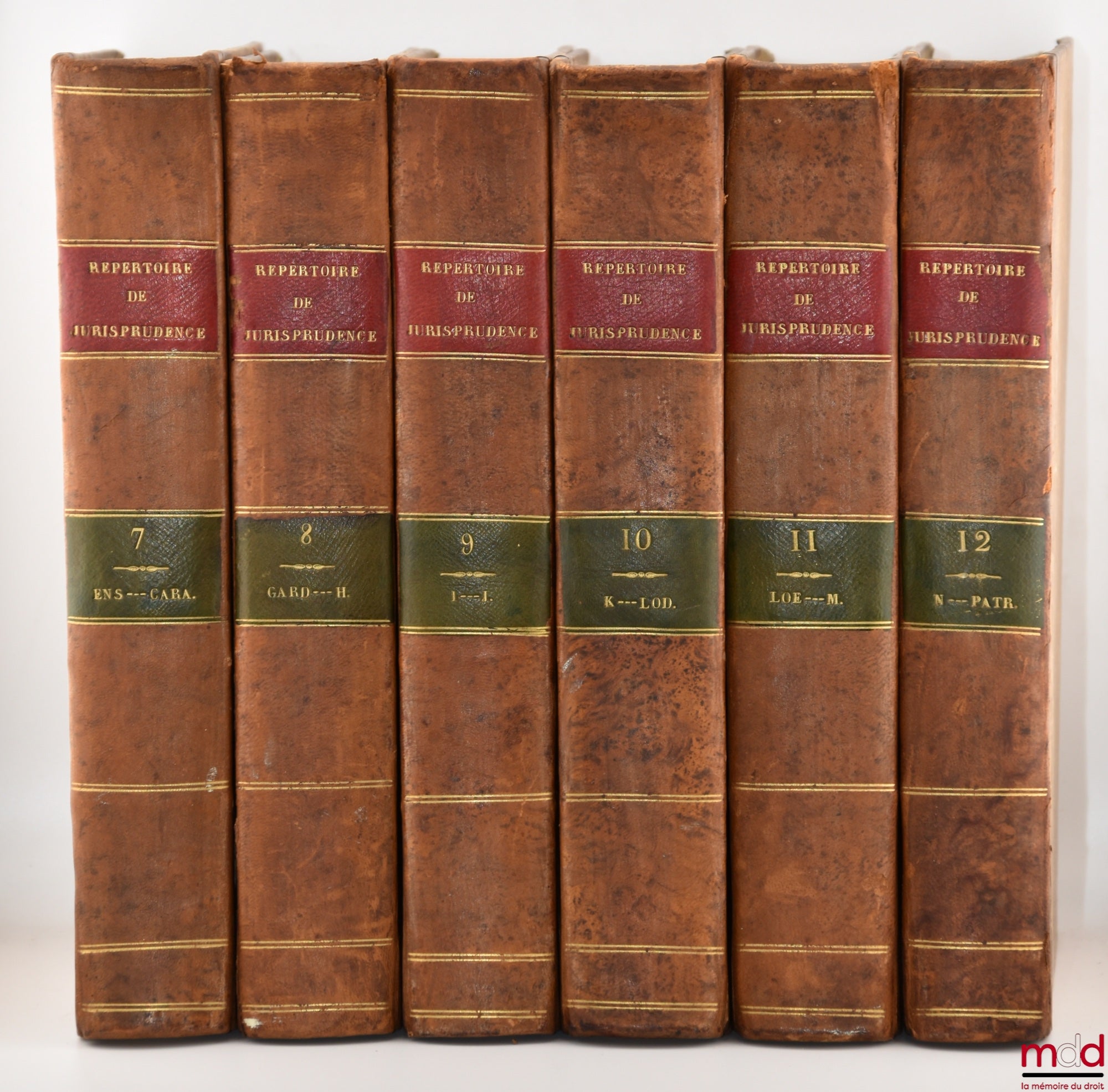 GUYOT (Joseph-Nicolas) et alii – RÉPERTOIRE UNIVERSEL ET RAISONNÉ DE JURISPRUDENCE CIVILE, CRIMINELLE, CANONIQUE ET BÉNÉFICIALE, ouvrage de plusieurs jurisconsultes : mis en ordre & publié par M. …, écuyer, ancien magistrat. Nouvelle édition corrigée & au