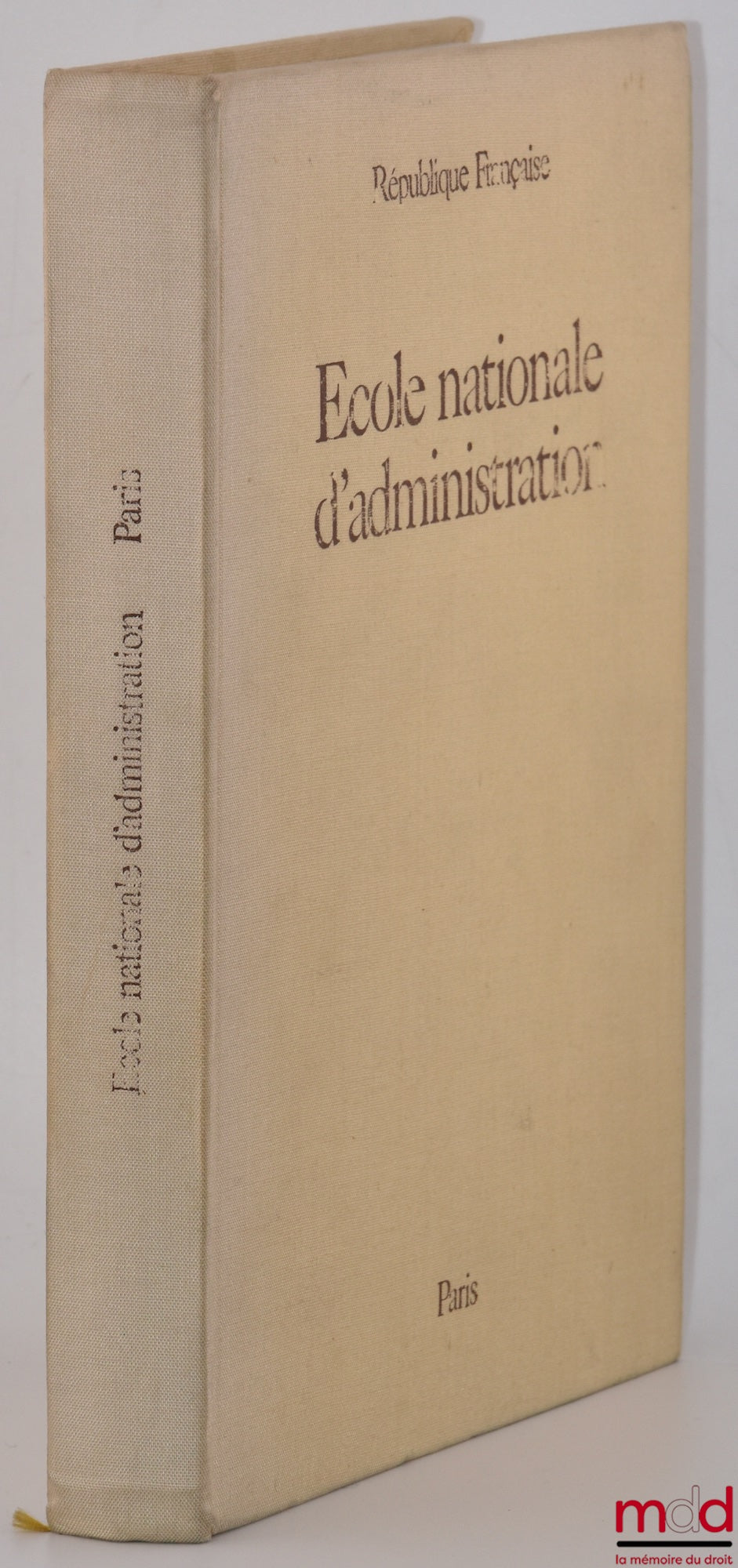 [É.N.A.] – ÉCOLE NATIONALE D’ADMINISTRATION. République Française. 1975