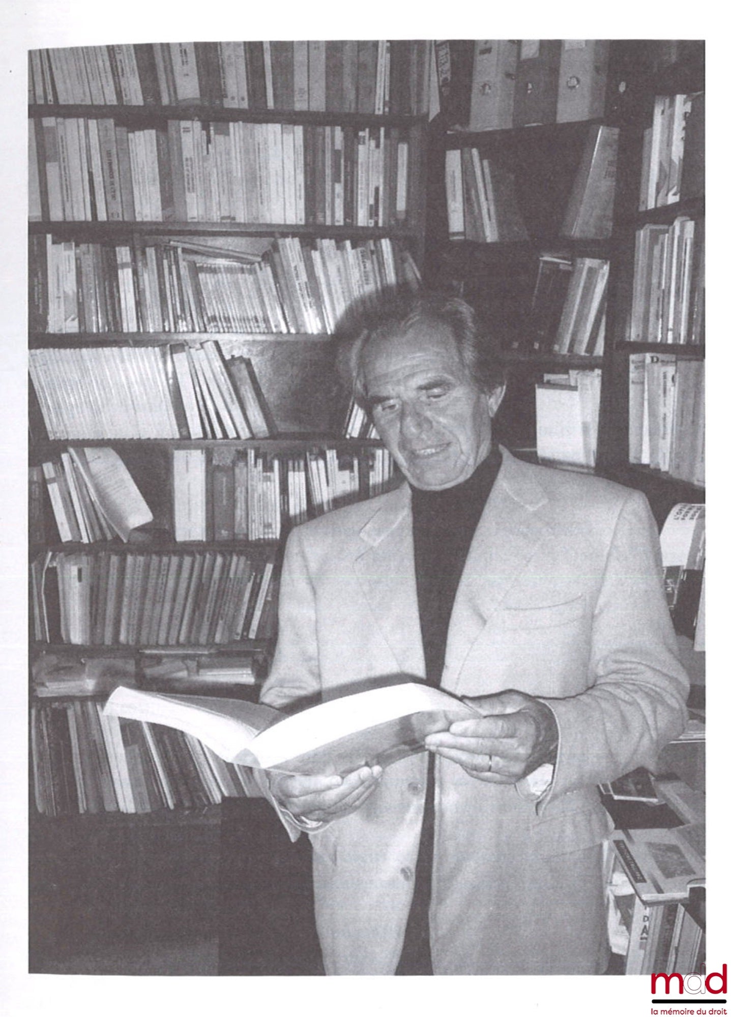 [Mélanges Philip] – CONSTITUTION ET FINANCES PUBLIQUES, Contributions réunies par Louis Favoreu, Robert Hertzog et André Roux, Préface de Pierre Joxe