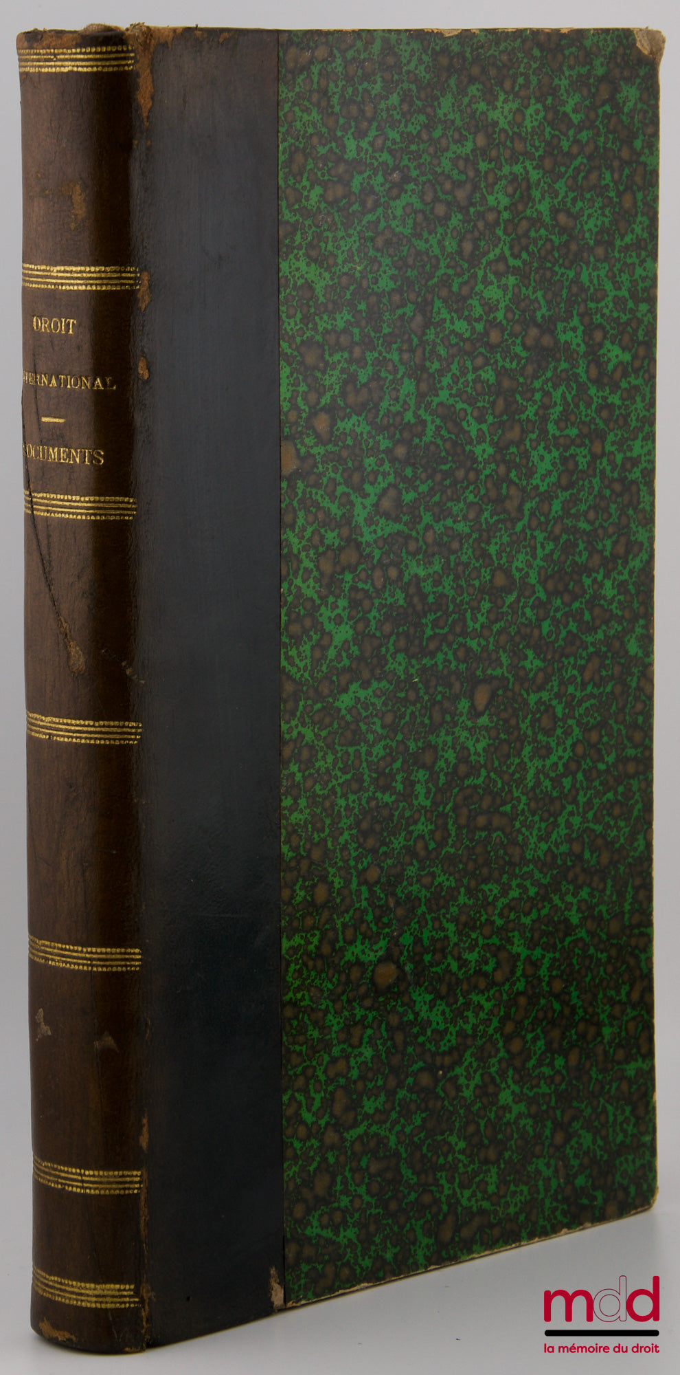 [Recueil de textes], RENAULT (Louis), LÉMONON (Ernest) – LES DEUX CONFÉRENCES DE LA PAIX, 1899 et 1907, Recueil des Textes arrêtés par ces Conférences et de différents Documents complémentaires, Avec un Avant-propos de Louis Renault, 2e éd., [Suivi de] LA